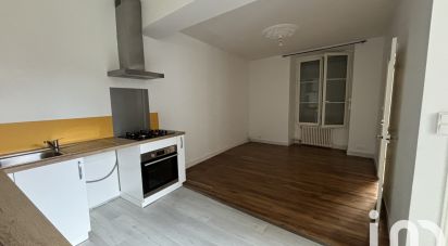 Townhouse 6 rooms of 129 m² in Fontenay-le-Comte (85200)