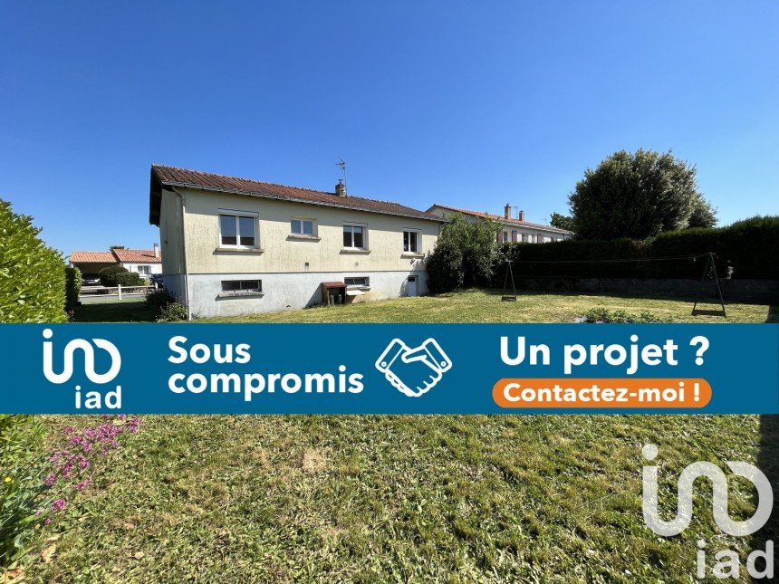 Maison 5 pièces de 92 m² à Sèvremont (85700)