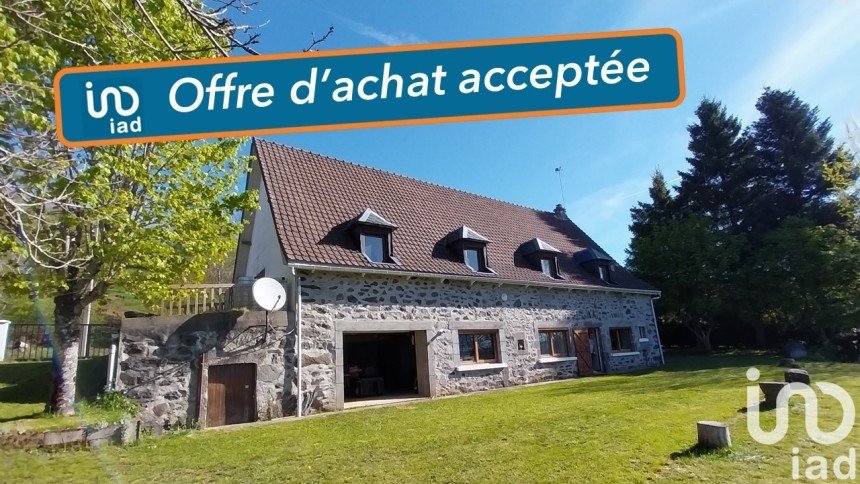 Maison traditionnelle 8 pièces de 165 m² à Picherande (63113)