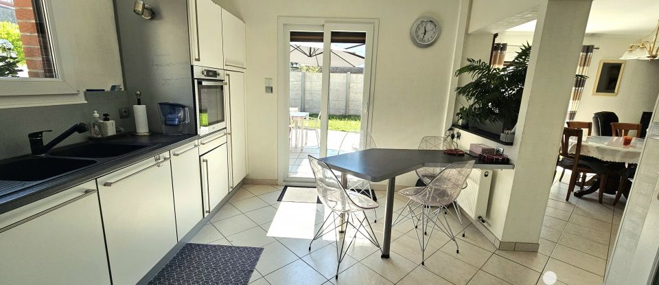 Maison 7 pièces de 150 m² à Saint-Saulve (59880)