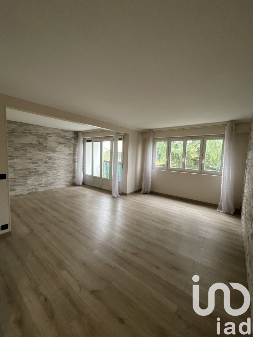 Apartment 5 rooms of 88 m² in Chilly-Mazarin (91380)