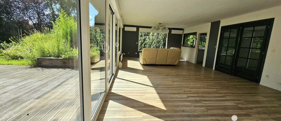 Maison 10 pièces de 233 m² à Saint-Saulve (59880)