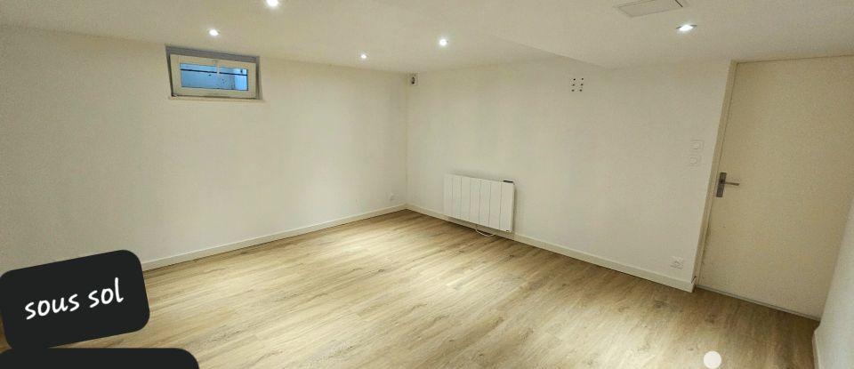 Maison 10 pièces de 233 m² à Saint-Saulve (59880)