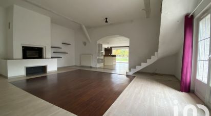 Maison 8 pièces de 215 m² à Mettray (37390)