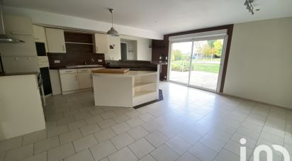 Maison 8 pièces de 215 m² à Mettray (37390)