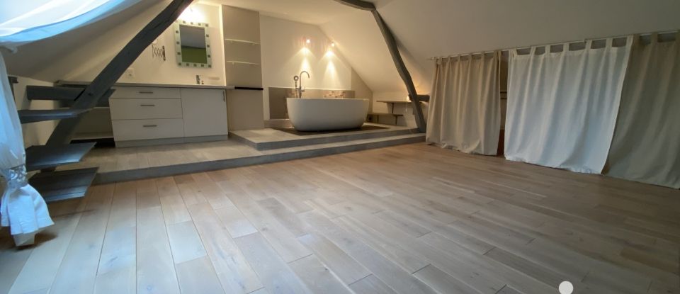 Maison 8 pièces de 215 m² à Mettray (37390)