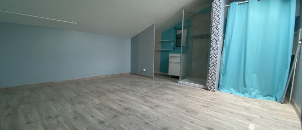 Maison 8 pièces de 215 m² à Mettray (37390)