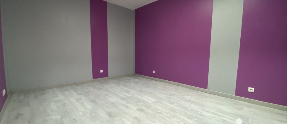 Maison 8 pièces de 215 m² à Mettray (37390)