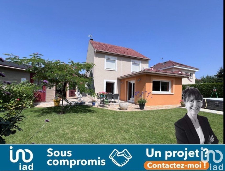 House 5 rooms of 130 m² in Ozoir-la-Ferrière (77330)