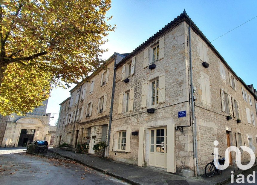 Town house 7 rooms of 185 m² in Souillac (46200)