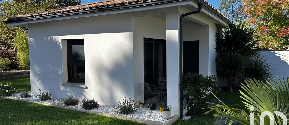 Maison 10 pièces de 290 m² à Coimères (33210)