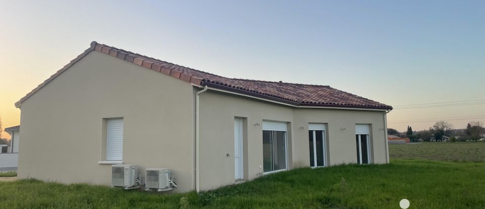 Pavillon 4 pièces de 94 m² à Cours-de-Pile (24520)