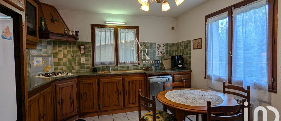 House 4 rooms of 105 m² in Arles (13200)