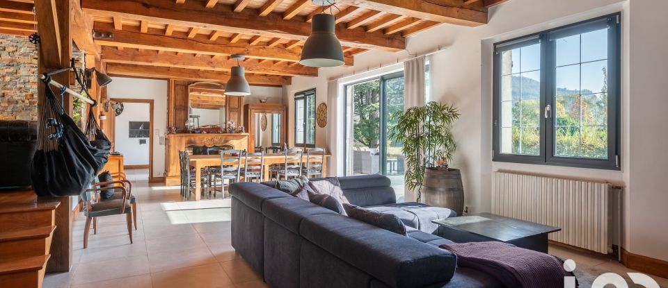 Maison 10 pièces de 333 m² à La Buisse (38500)