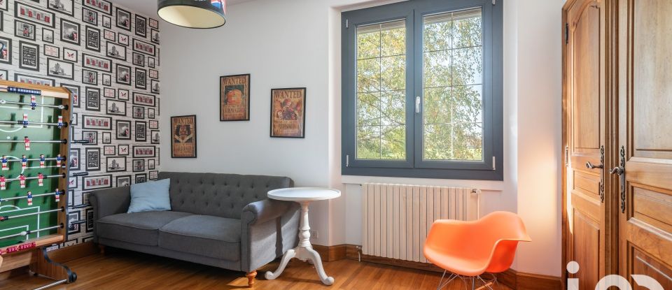 Maison 10 pièces de 333 m² à La Buisse (38500)