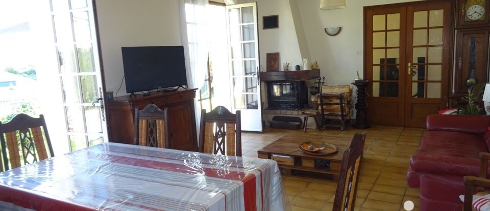 House 5 rooms of 90 m² in Viodos-Abense-de-Bas (64130)