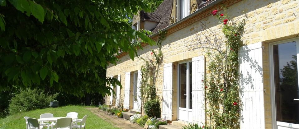 Mansion 9 rooms of 324 m² in Le Bugue (24260)