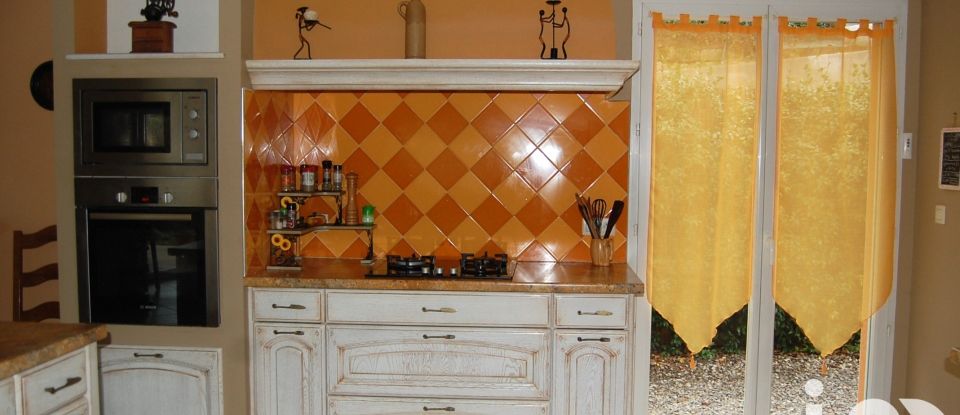 Traditional house 5 rooms of 148 m² in Millau (12100)