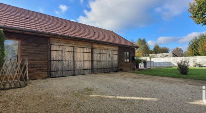 Pavilion 9 rooms of 189 m² in Senneçay (18340)