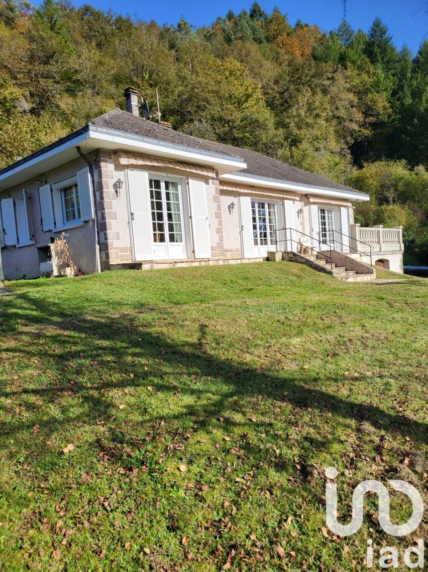 Traditional house 5 rooms of 120 m² in Forgès (19380)