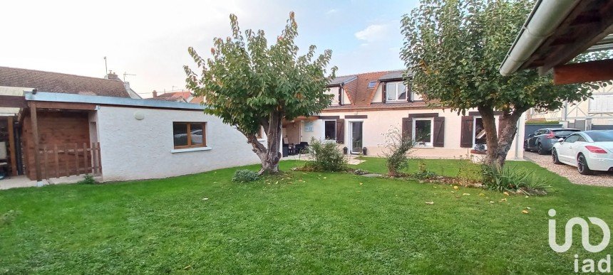 House 4 rooms of 85 m² in Bréval (78980)