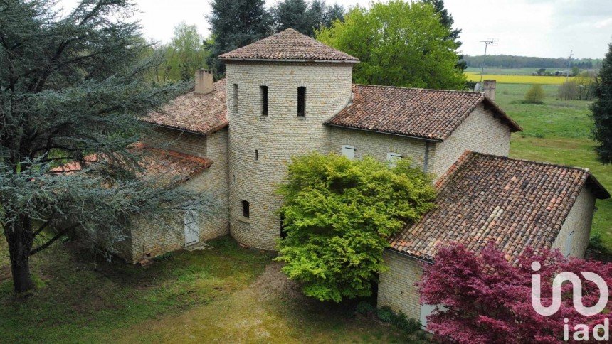 Architect house 11 rooms of 400 m² in Saint-Genest-d'Ambière (86140)