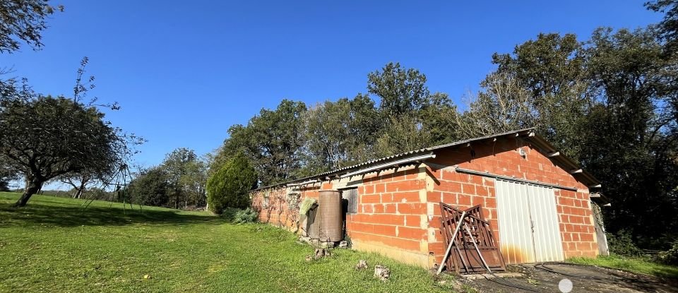 Ferme 7 pièces de 134 m² à Saint-Martial-de-Nabirat (24250)