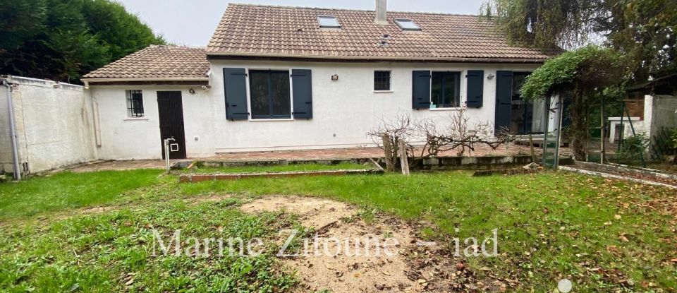 Traditional house 6 rooms of 102 m² in La Ville-du-Bois (91620)