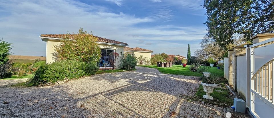 House 6 rooms of 160 m² in Castillon-Savès (32490)