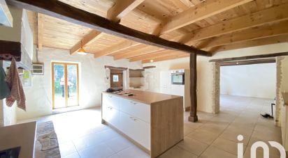 Longere 5 rooms of 142 m² in Rouillé (86480)