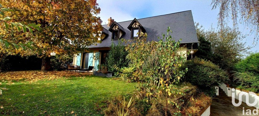 Traditional house 6 rooms of 150 m² in Le Mesnil-Esnard (76240)