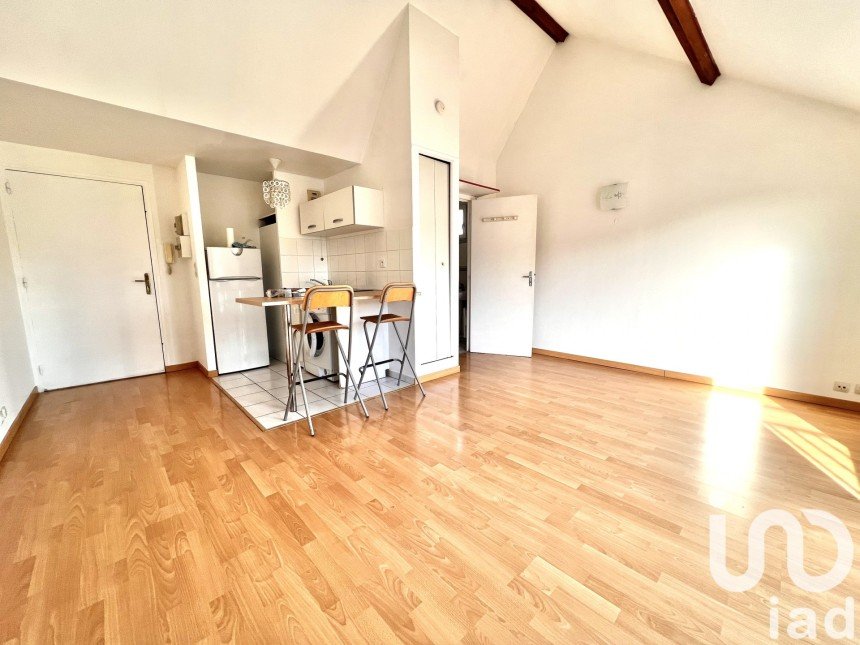 Studio 1 room of 27 m² in Mennecy (91540)