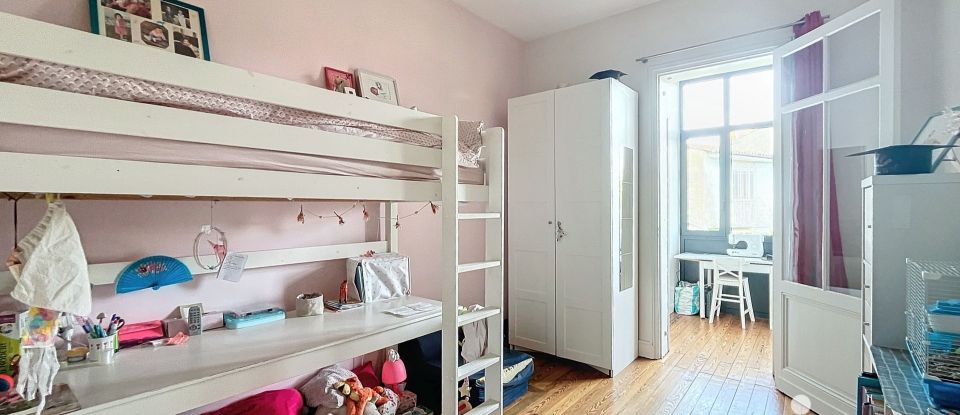 Maison 7 pièces de 165 m² à Bordeaux (33000)