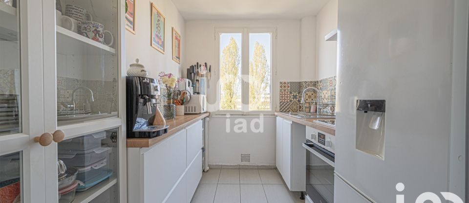 Apartment 3 rooms of 53 m² in Les Pavillons-sous-Bois (93320)