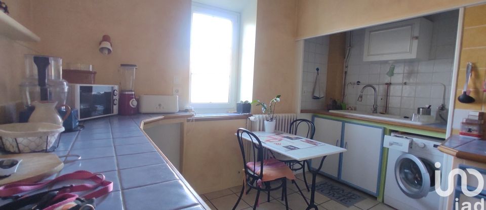 Apartment 3 rooms of 80 m² in Vichy (03200)