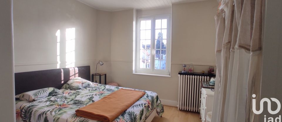 Apartment 3 rooms of 80 m² in Vichy (03200)