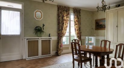 Traditional house 6 rooms of 150 m² in Houilles (78800)