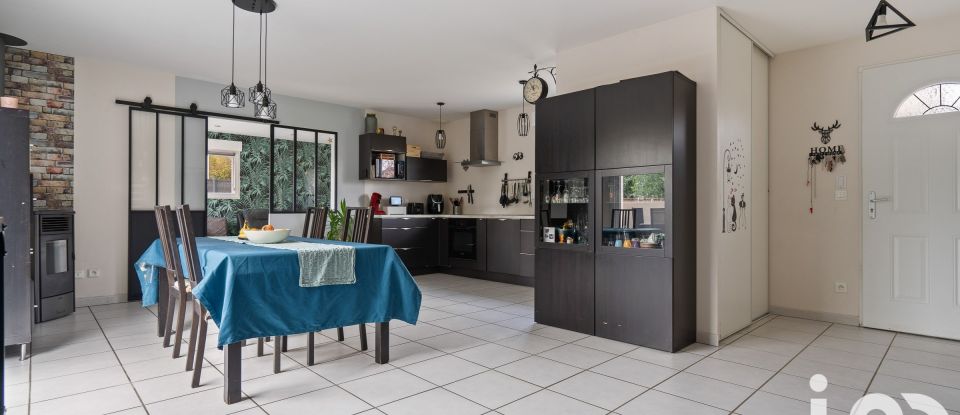 Maison 5 pièces de 102 m² à Saint-Maurice-de-Gourdans (01800)