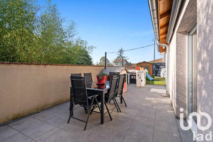 Maison 5 pièces de 102 m² à Saint-Maurice-de-Gourdans (01800)