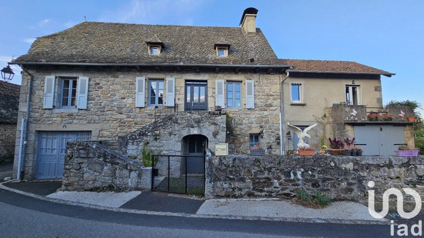 Maison de village 5 pièces de 95 m² à Marcolès (15220)