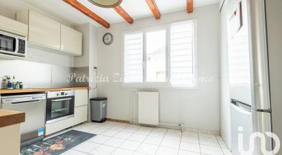 Town house 7 rooms of 143 m² in La Ville-du-Bois (91620)