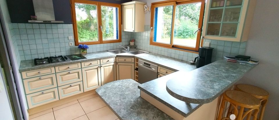 House 7 rooms of 173 m² in Lannion (22300)