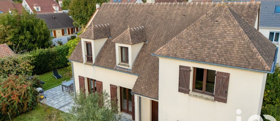 Traditional house 7 rooms of 153 m² in Triel-sur-Seine (78510)