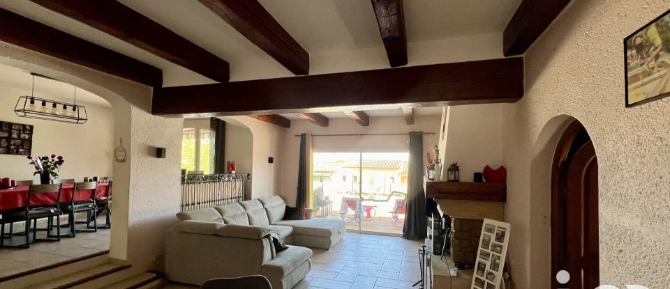 Maison traditionnelle 8 pièces de 192 m² à Sanary-sur-Mer (83110)