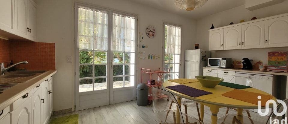 House 5 rooms of 119 m² in Royan (17200)