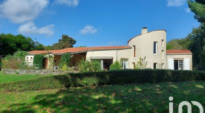 House 5 rooms of 163 m² in Mauves-sur-Loire (44470)