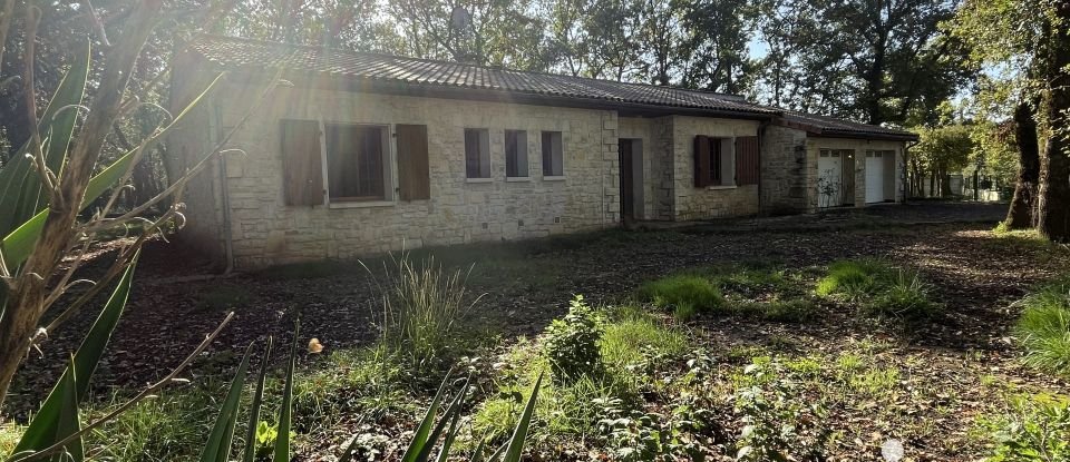 Maison 6 pièces de 130 m² à Brie (16590)