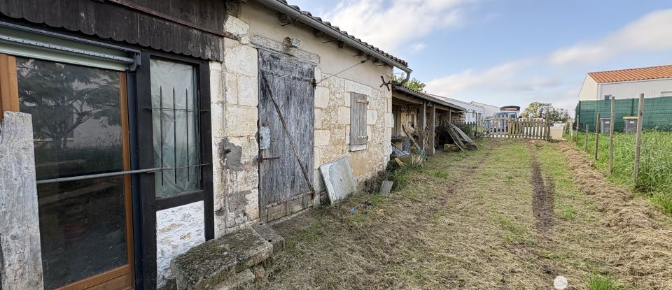 Farm 4 rooms of 90 m² in Échillais (17620)