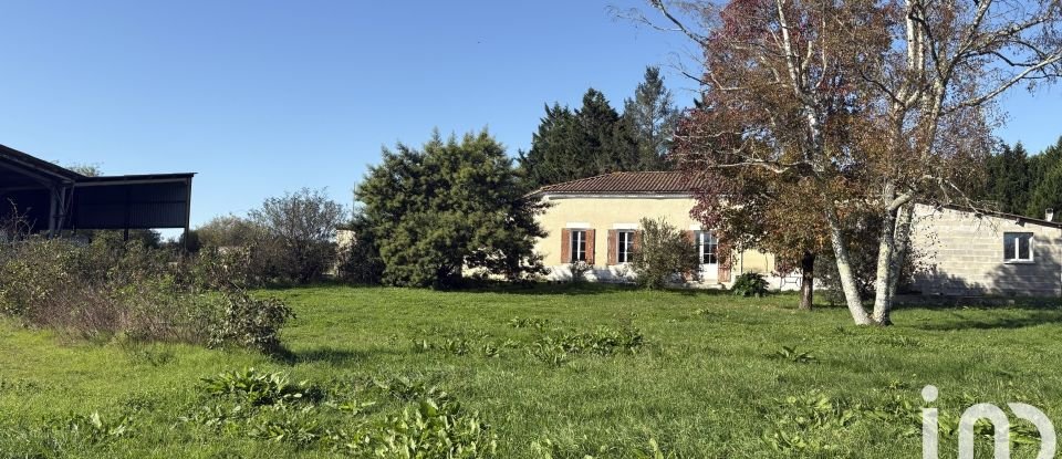 Maison traditionnelle 6 pièces de 200 m² à Saint-Vallier (16480)