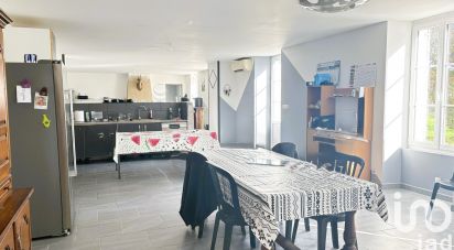 Traditional house 6 rooms of 200 m² in Saint-Vallier (16480)